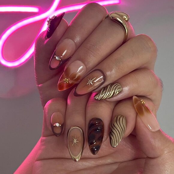 Press On Nails with Tortoise Shell and Gold 3D Accents, Medium Almond Brown - Picture 3 of 5